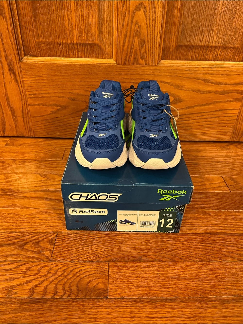 (NWT) Reebok Boys Chaos running sneakers /Little Boy Sz 12